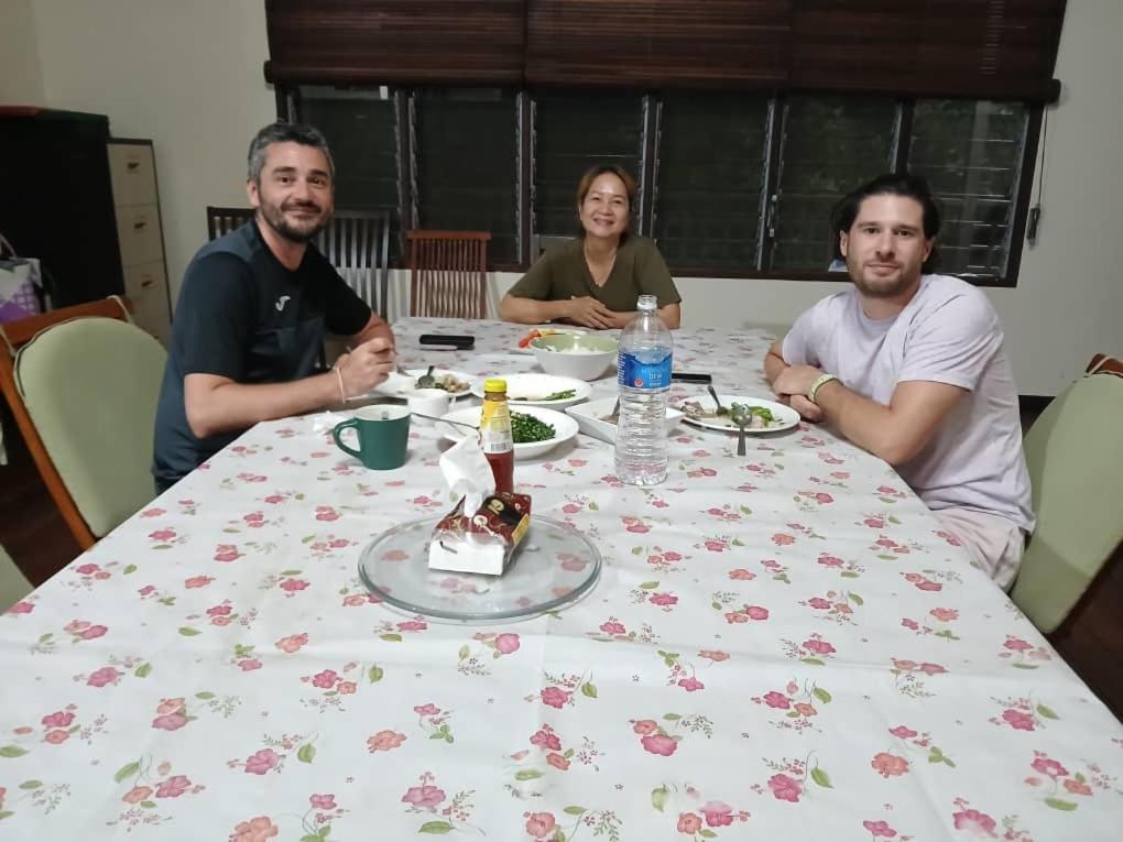 Mulu Tribal Homestay Buitenkant foto