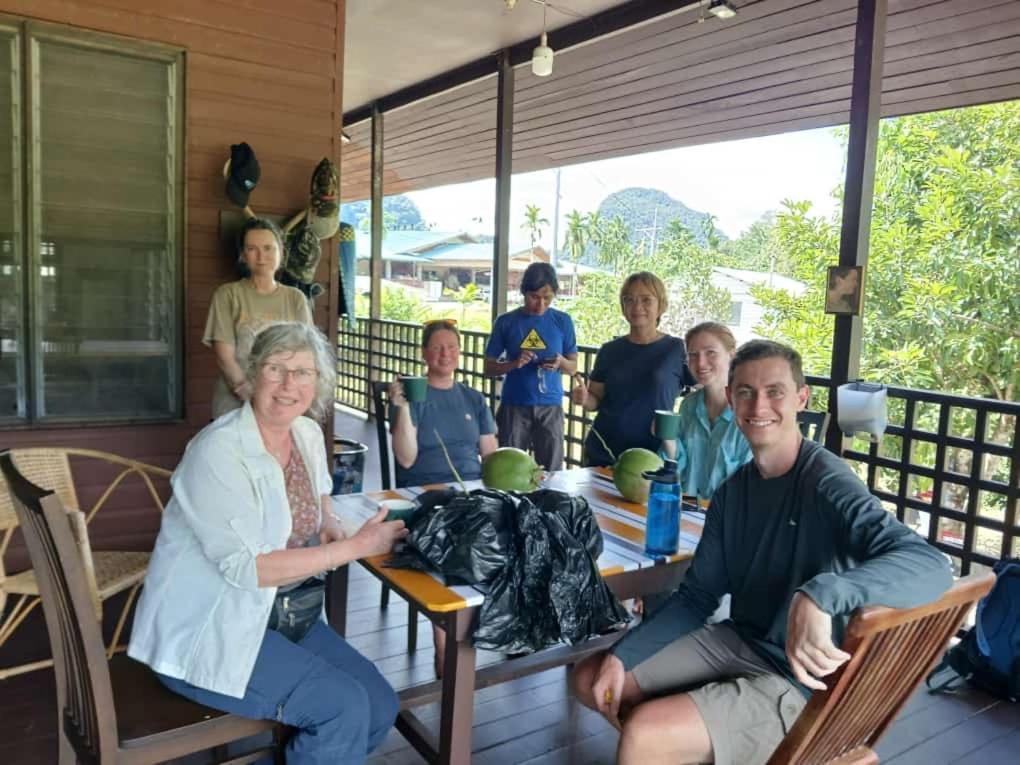 Mulu Tribal Homestay Buitenkant foto