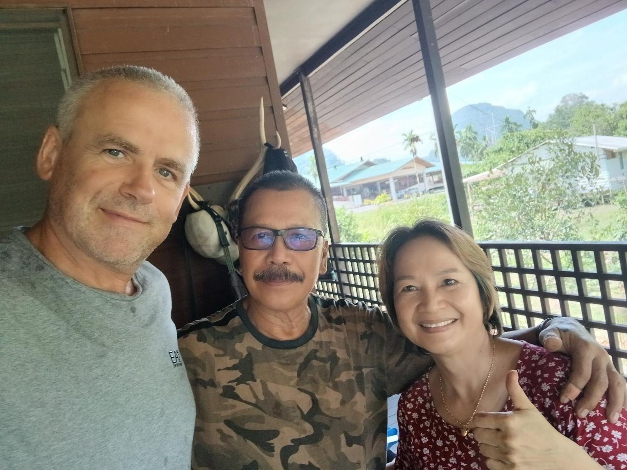 Mulu Tribal Homestay Buitenkant foto